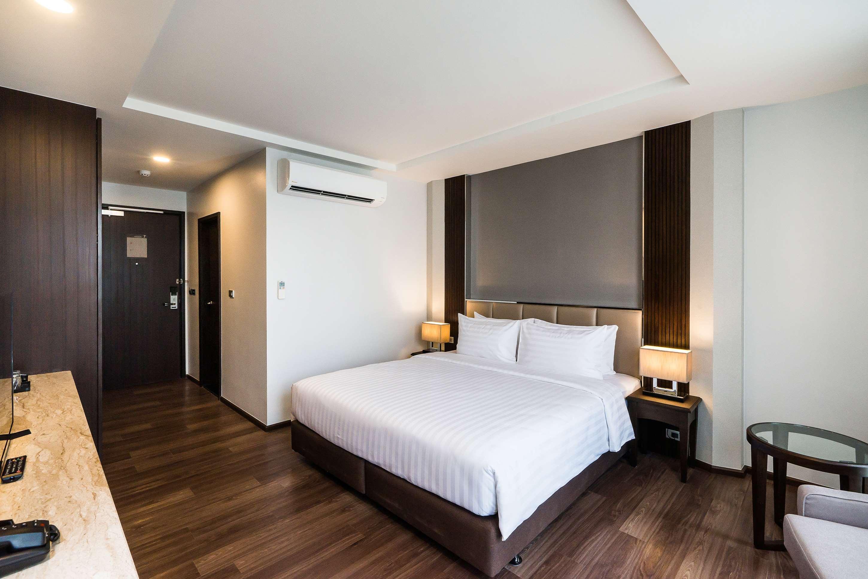 Отель Surestay By Western Sukhumvit 2 Бангкок